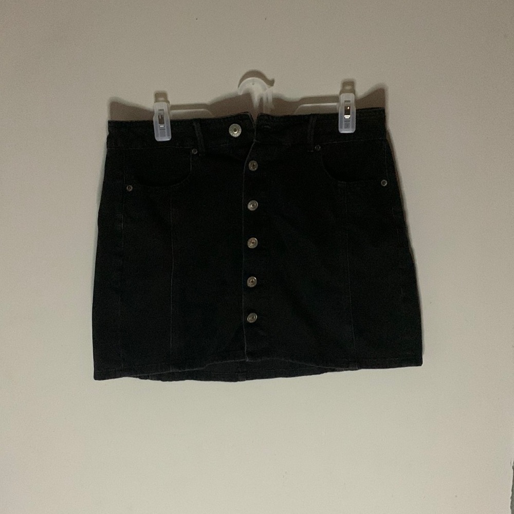 AE midi button up skirt.